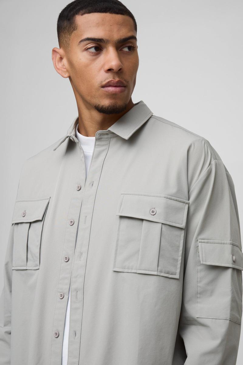 Легка оверсайз-сорочка з довгим рукавом