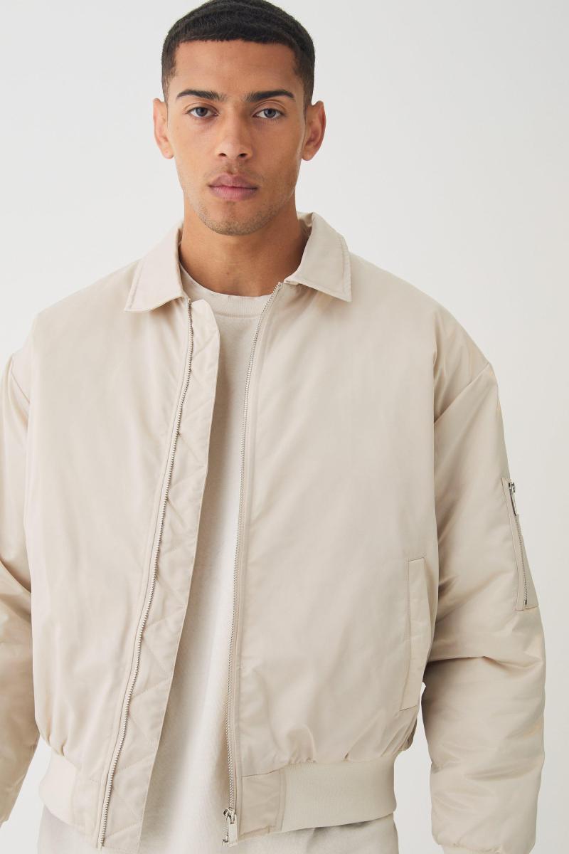 Атласний бомбер кольору екрю з коміром